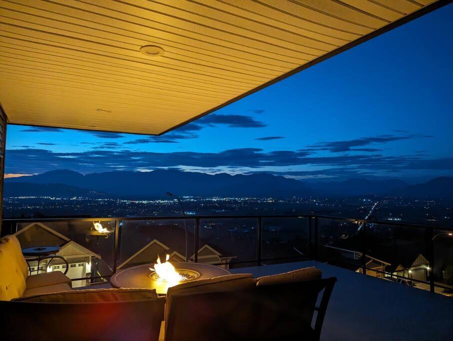 Mountain Retreat With Views, Hot Tub, Games & Ac Villa Chilliwack Exteriör bild